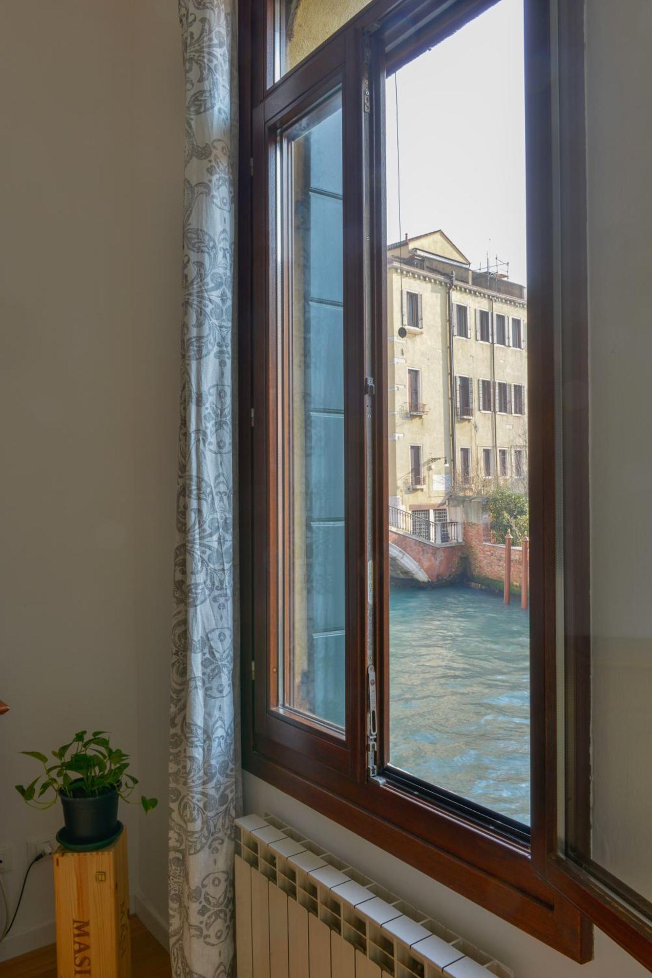 Ca' Dino Venice - Canal View Εξωτερικό φωτογραφία